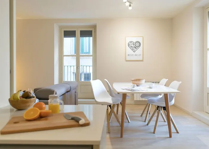 Bravissimo Cort Reial-3b * Girona